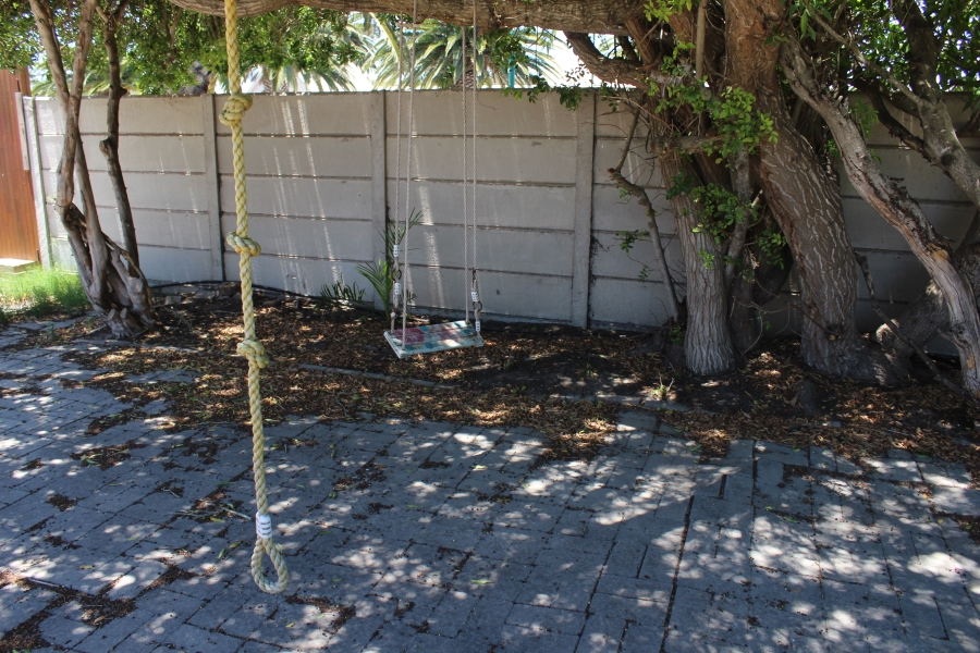 3 Bedroom Property for Sale in Middedorp Western Cape